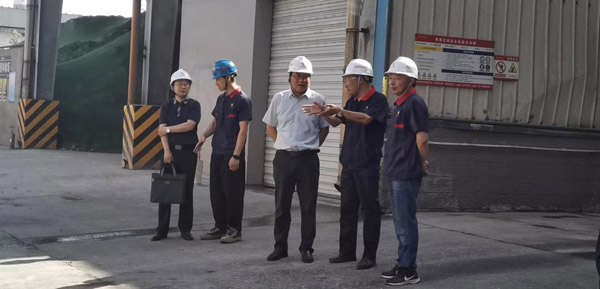 集團(tuán)公司黨委委員、股份公司黨委書記、總經(jīng)理蔣培進(jìn)到建材公司調(diào)...